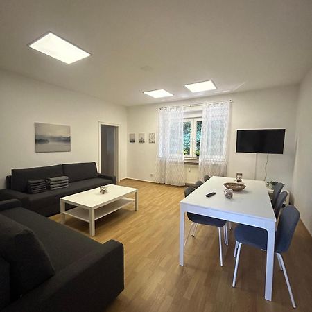 Gemuetliche Ferienwohnung - Voll Ausgestattet, Zentral Aber Ruhig ! Wuppertal Exterior photo