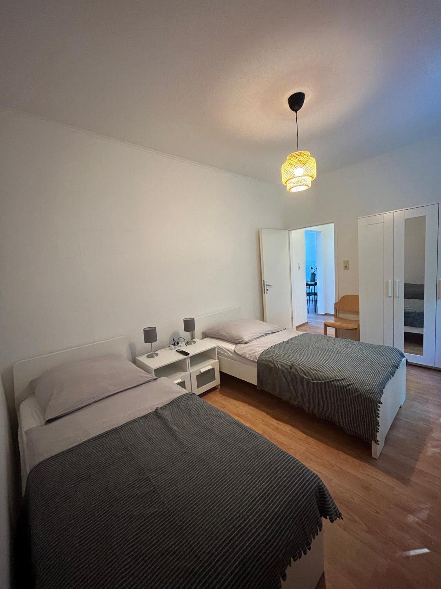 Gemuetliche Ferienwohnung - Voll Ausgestattet, Zentral Aber Ruhig ! Wuppertal Exterior photo